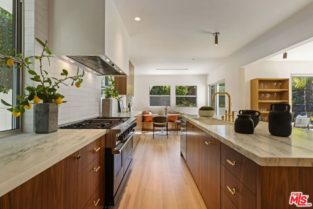 2235 Chislehurst Dr