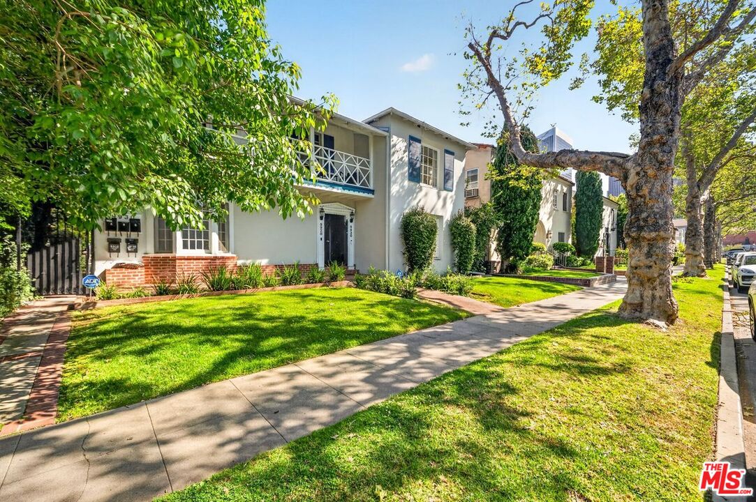 9928 Robbins Dr