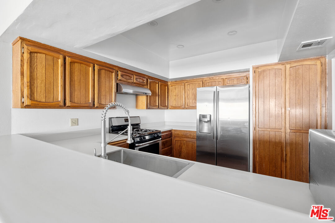 5125 Harold Way Unit: 202