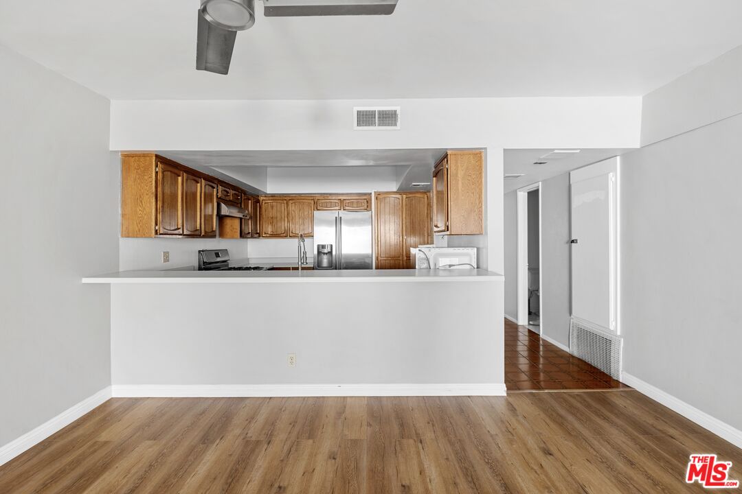 5125 Harold Way Unit: 202