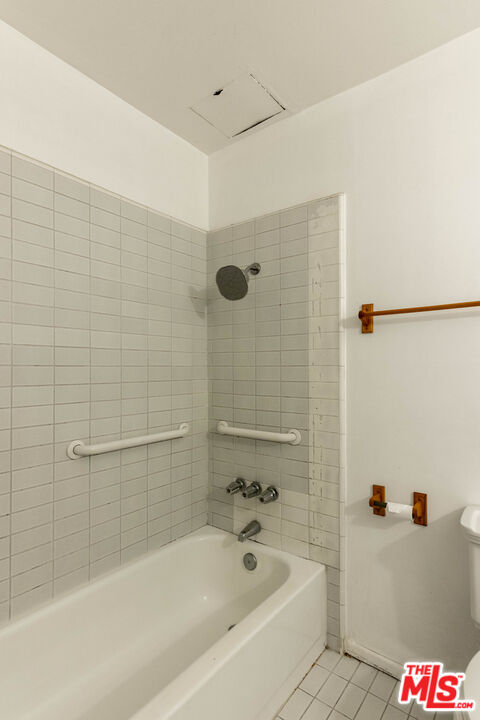 5125 Harold Way Unit: 202