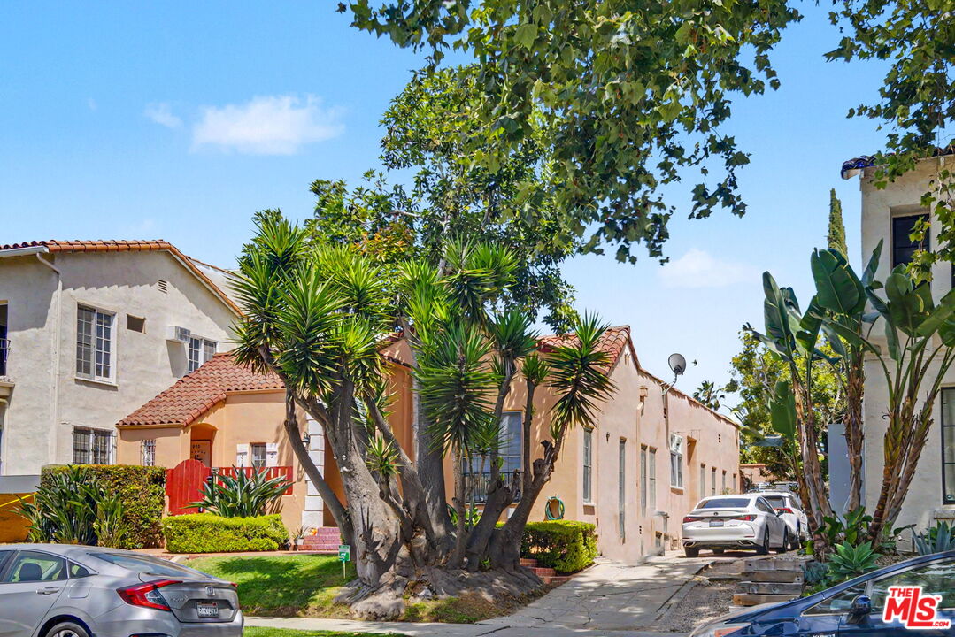 840 S Orange Grove Ave