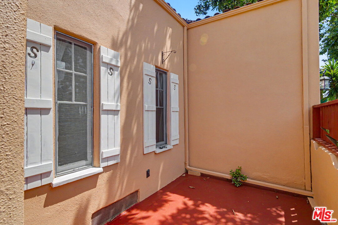 840 S Orange Grove Ave