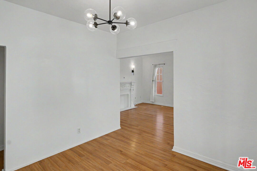 840 S Orange Grove Ave