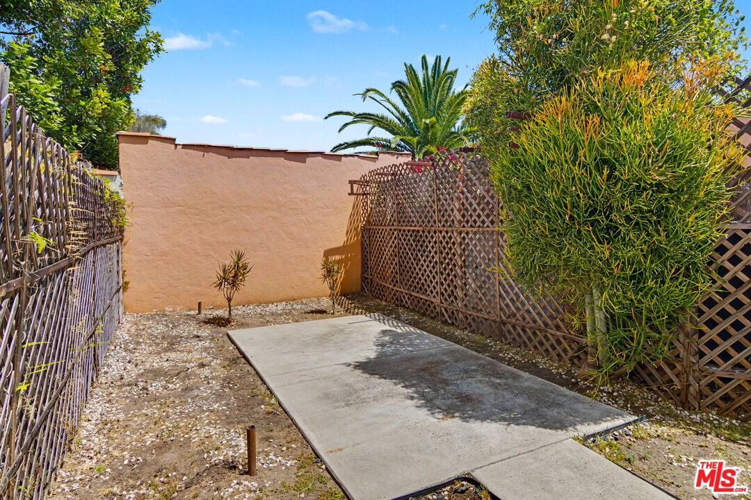 840 S Orange Grove Ave