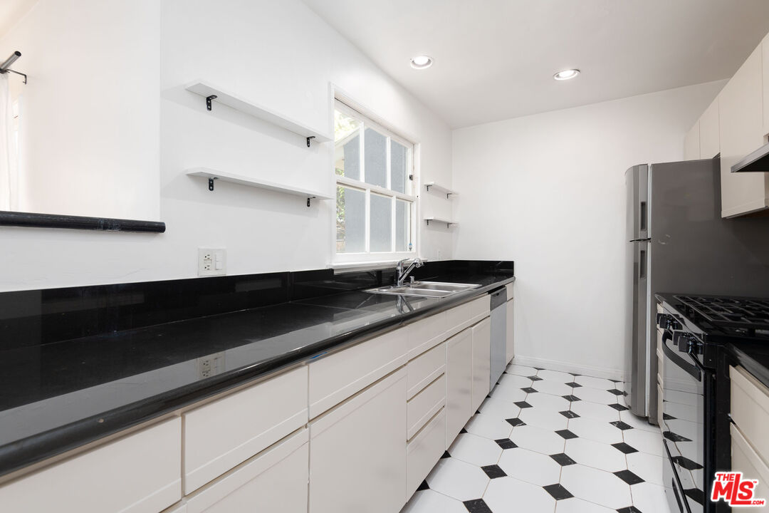 1133 26TH ST Unit: A
