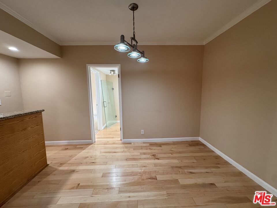 8550 Holloway Dr Unit: 101