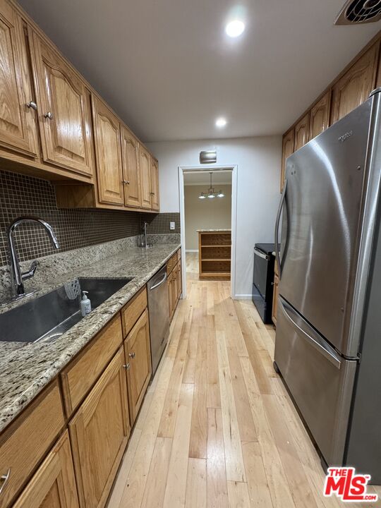 8550 Holloway Dr Unit: 101