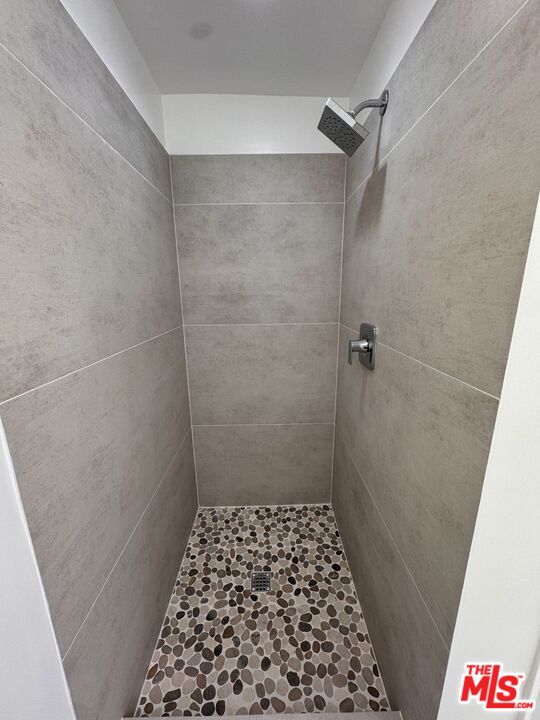 8550 Holloway Dr Unit: 101