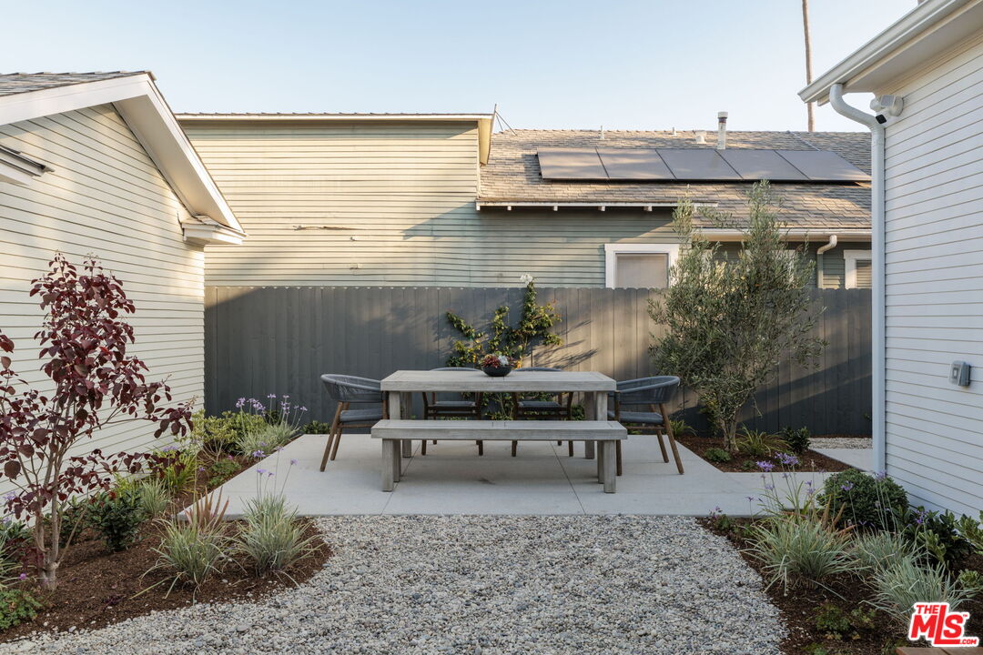 1318 N Ogden Dr