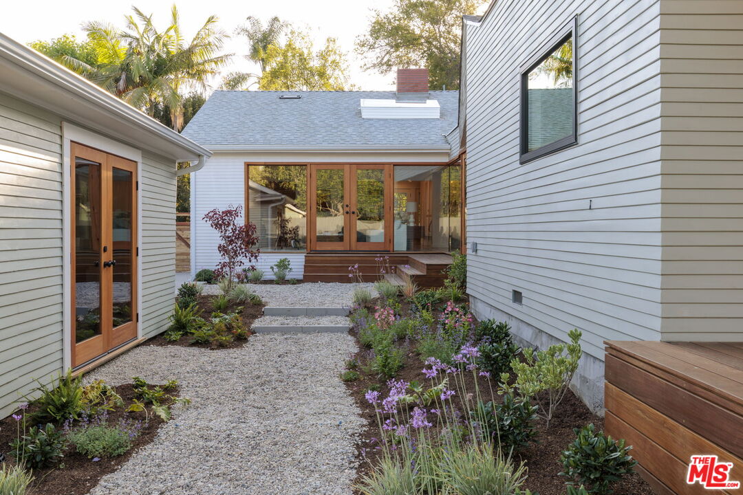 1318 N Ogden Dr