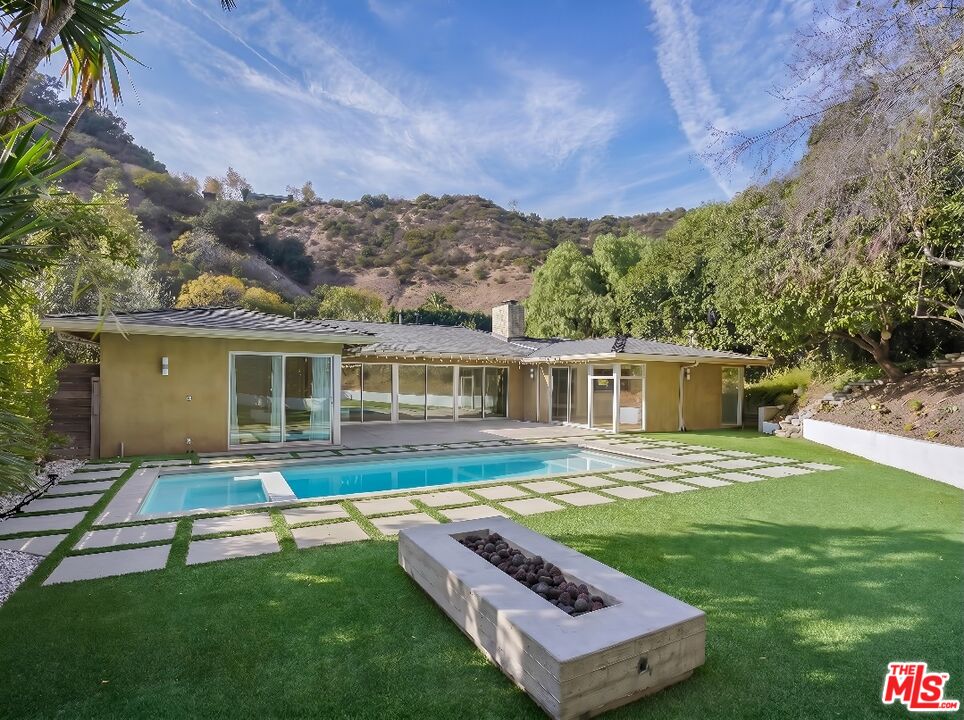 1700 San Ysidro Dr
