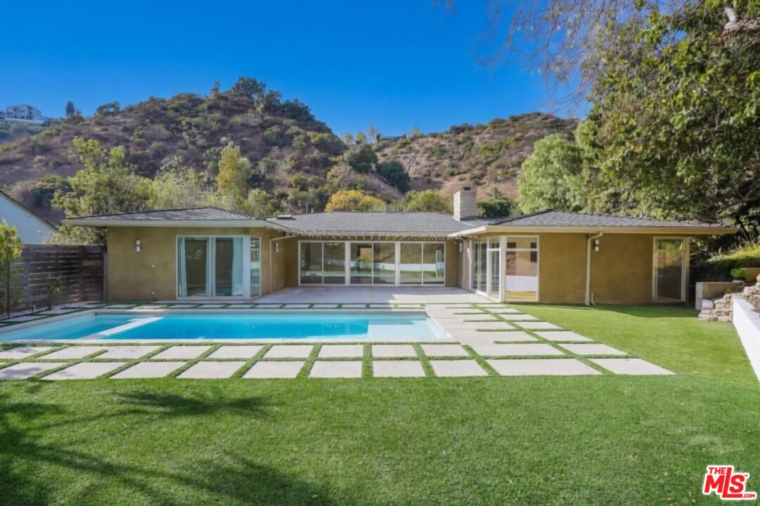 1700 San Ysidro Dr