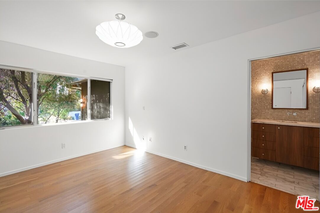 1700 San Ysidro Dr