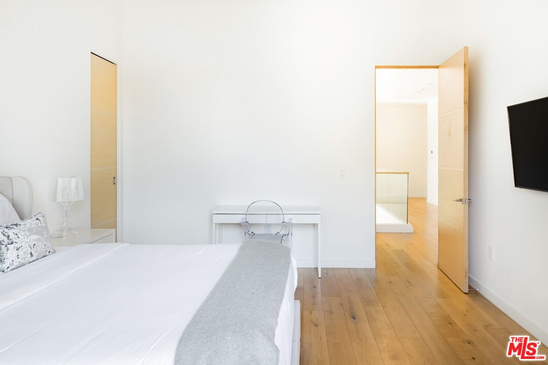 1723 S Durango Ave