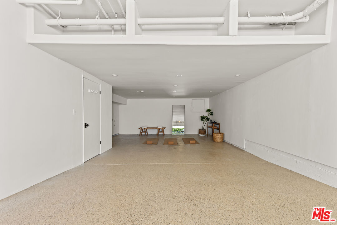 18 Voyage St