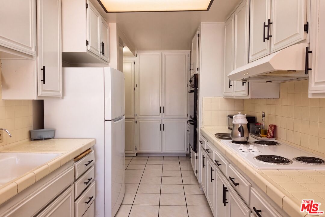 318 N Maple Dr Unit: 506