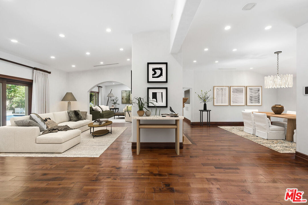 2108 San Ysidro Dr