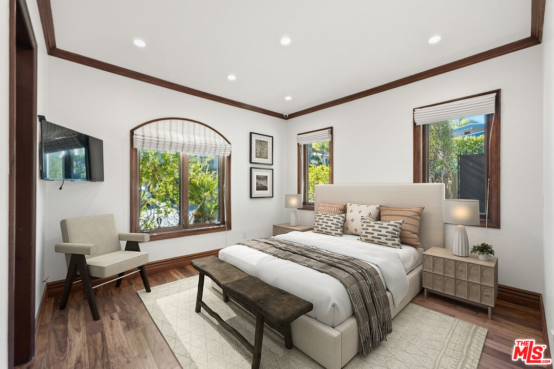 2108 San Ysidro Dr