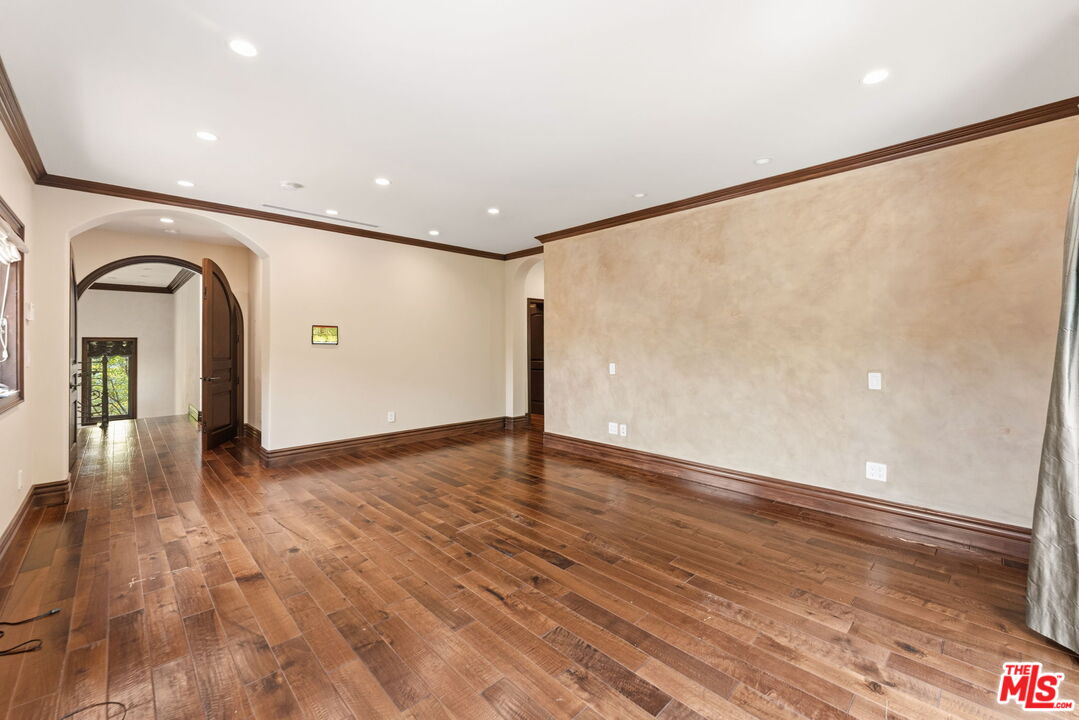 2108 San Ysidro Dr