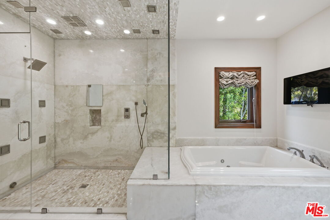 2108 San Ysidro Dr
