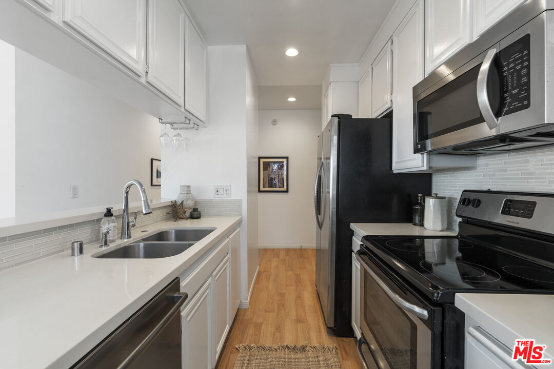 100 S Venice Blvd Unit: 3