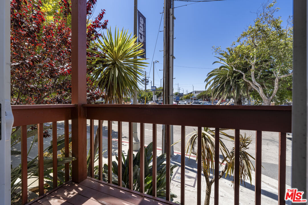 100 S Venice Blvd Unit: 3