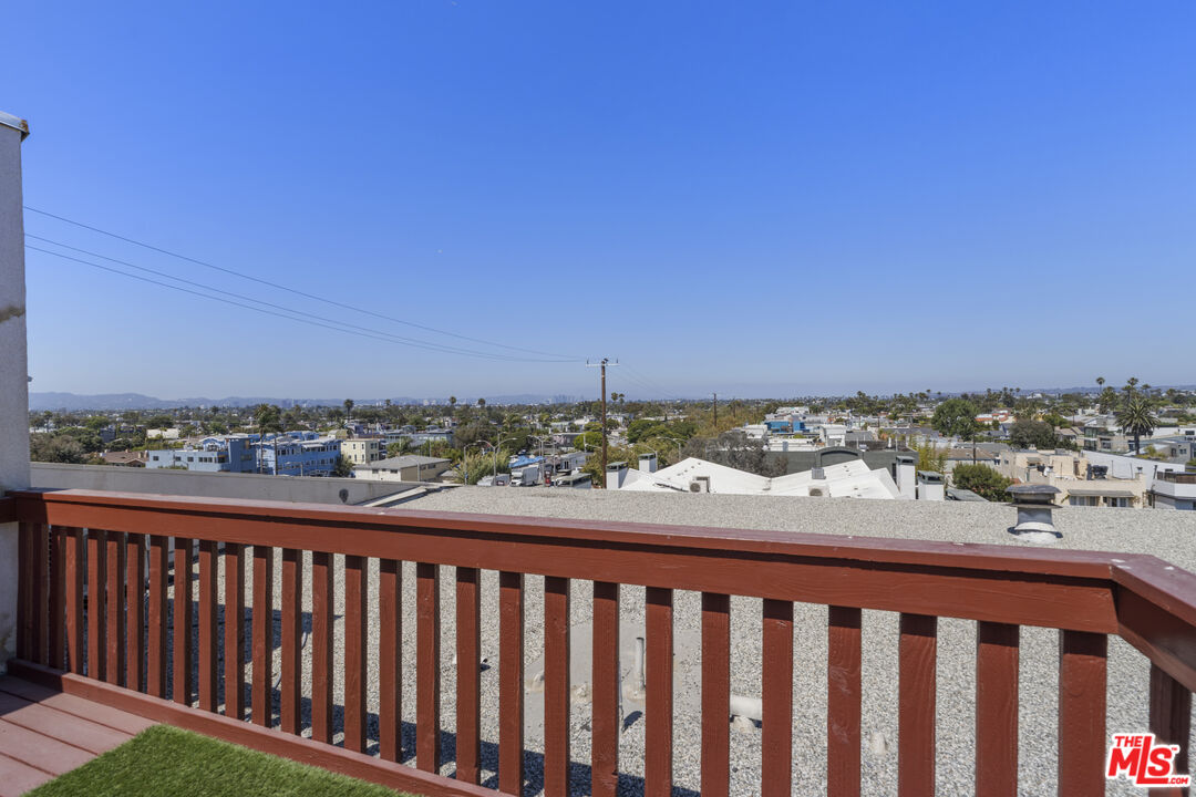 100 S Venice Blvd Unit: 3