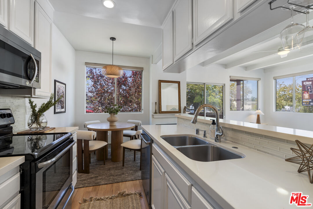 100 S Venice Blvd Unit: 3