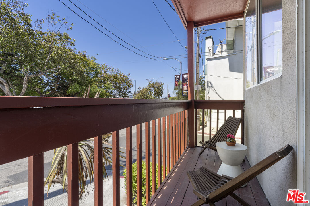 100 S Venice Blvd Unit: 3