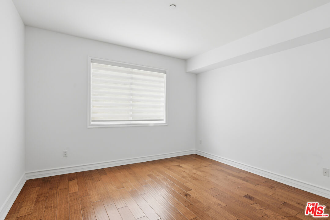 325 Arnaz Dr Unit: 201