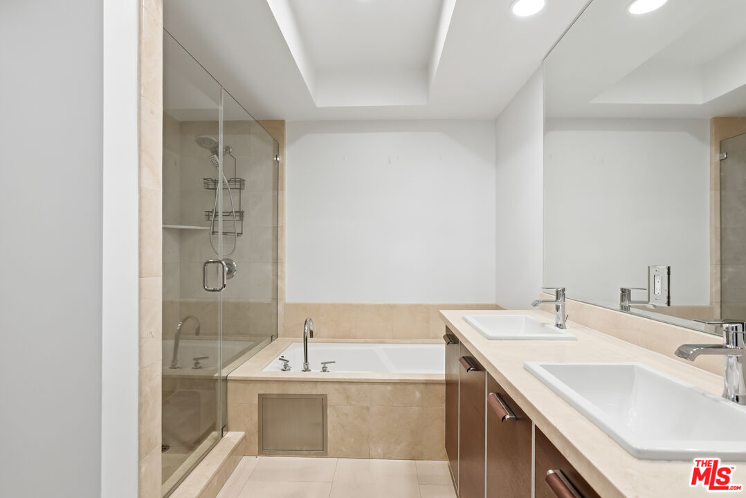 325 Arnaz Dr Unit: 201