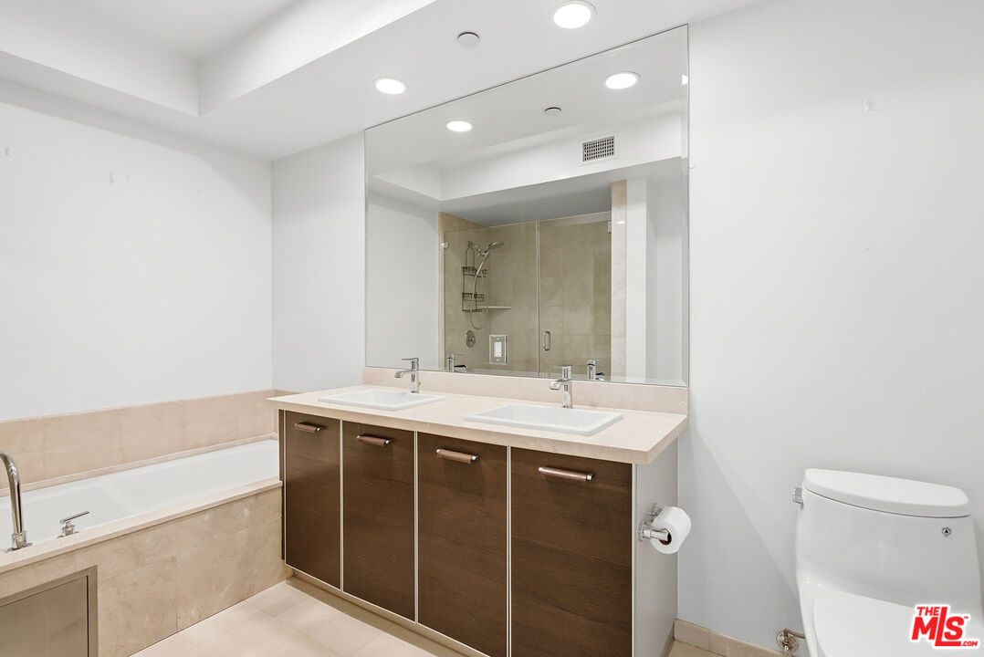 325 Arnaz Dr Unit: 201