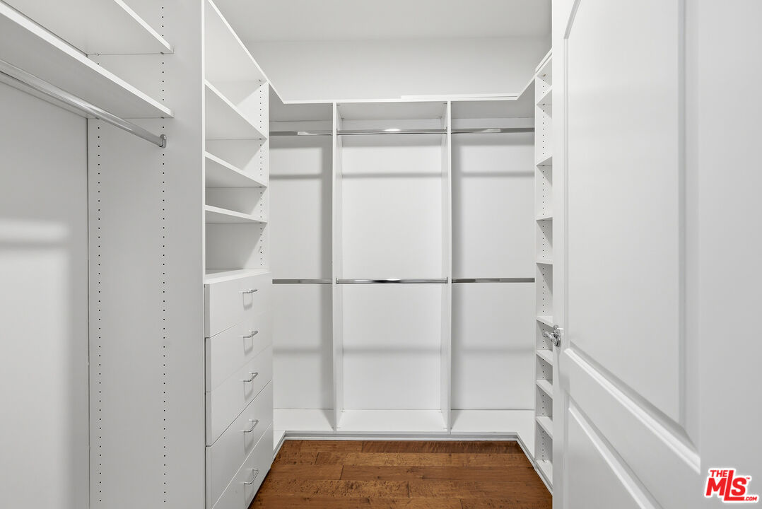 325 Arnaz Dr Unit: 201
