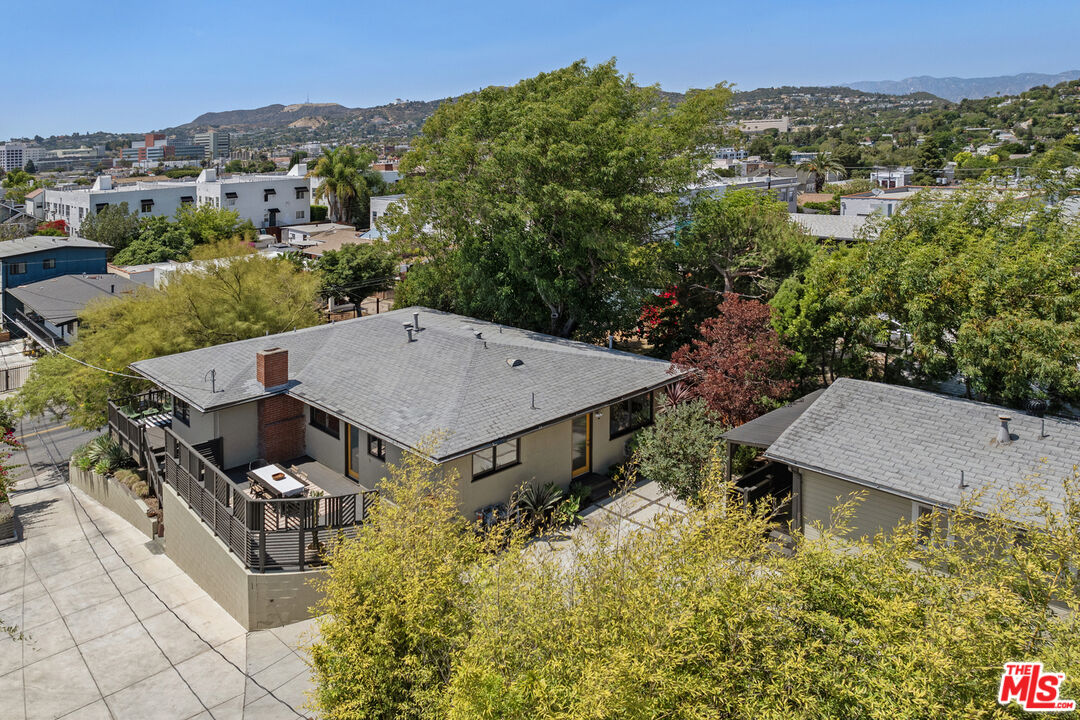 1022 Hyperion Ave