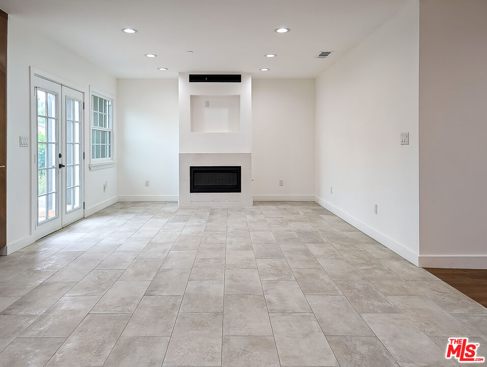 450 N Sunnyslope Ave