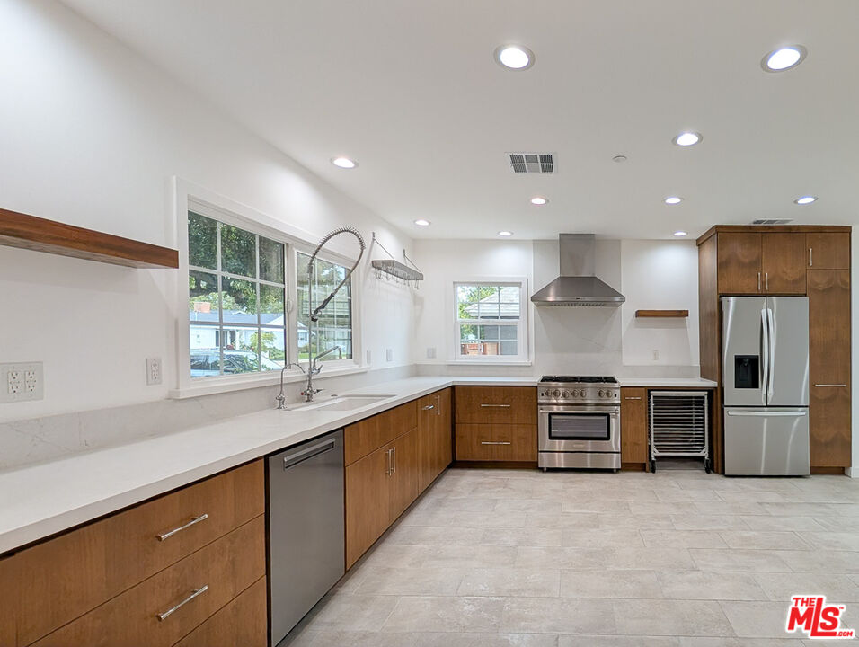 450 N Sunnyslope Ave