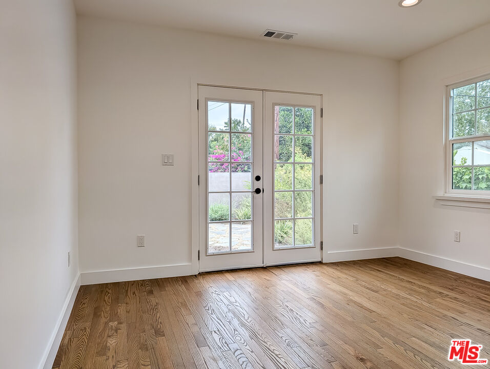 450 N Sunnyslope Ave