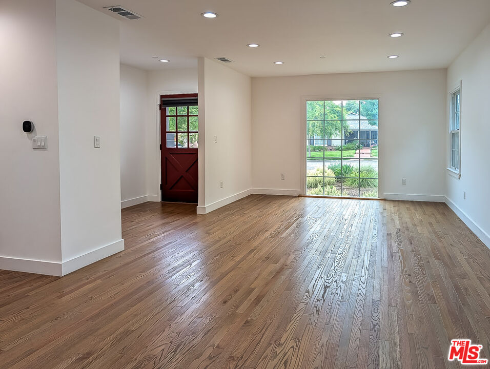 450 N Sunnyslope Ave