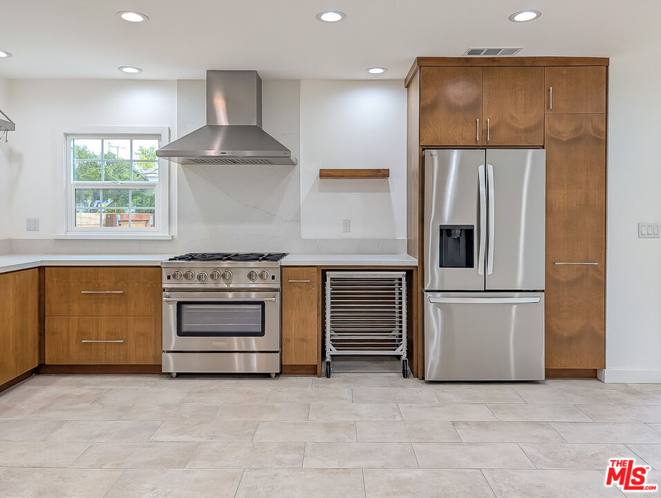 450 N Sunnyslope Ave
