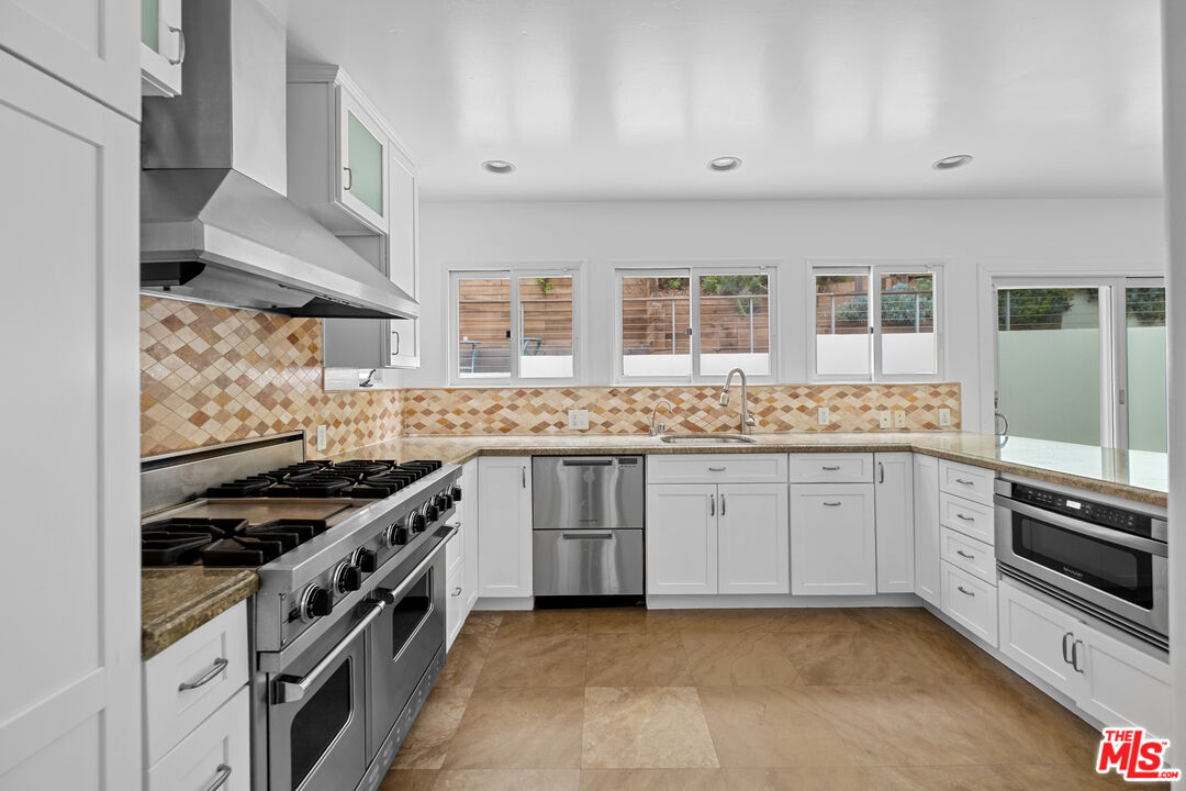 1759 N Beverly Dr
