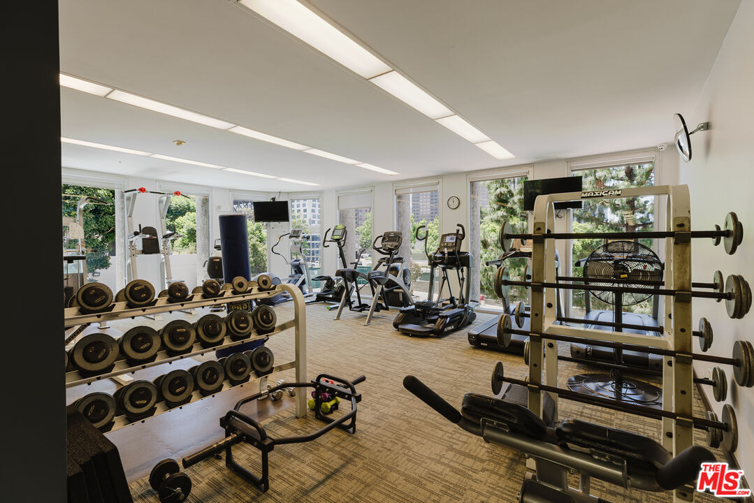 800 W 1st St Unit: 2410