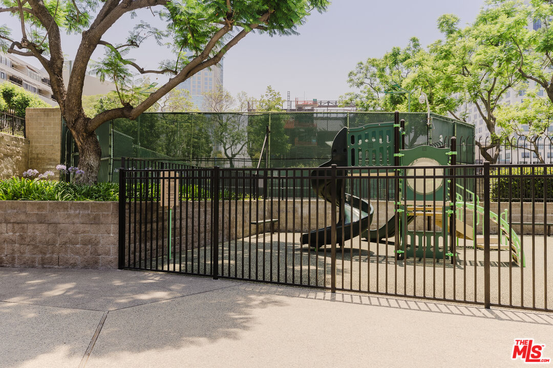 800 W 1st St Unit: 2410