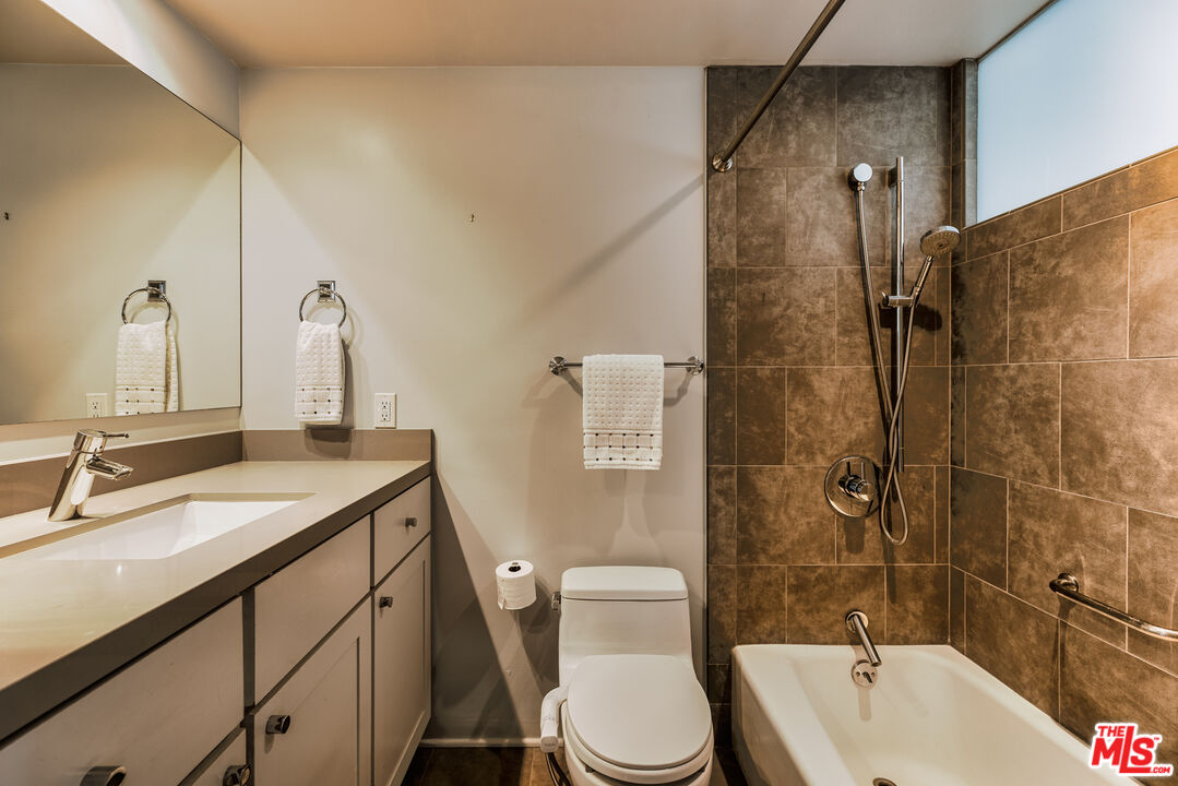 800 W 1st St Unit: 2410