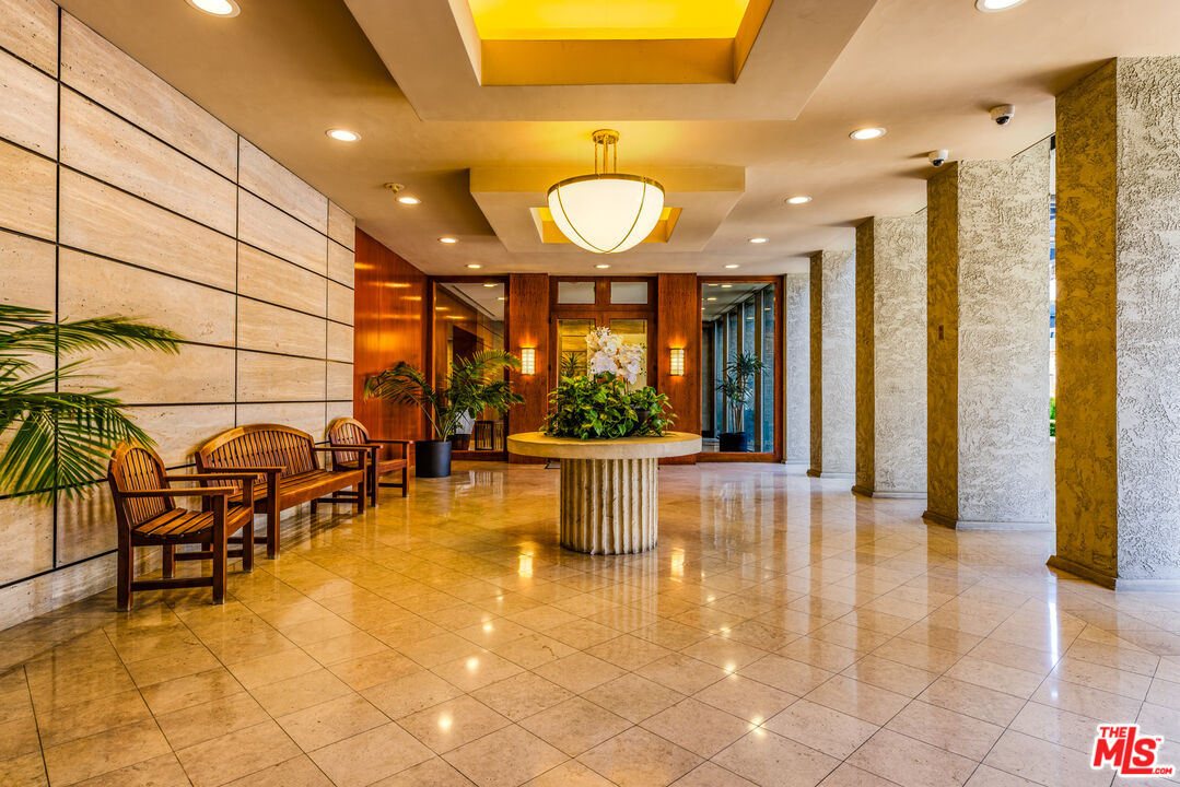 800 W 1st St Unit: 2410