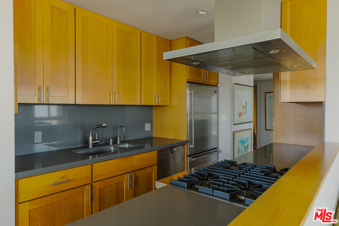 800 W 1st St Unit: 2410