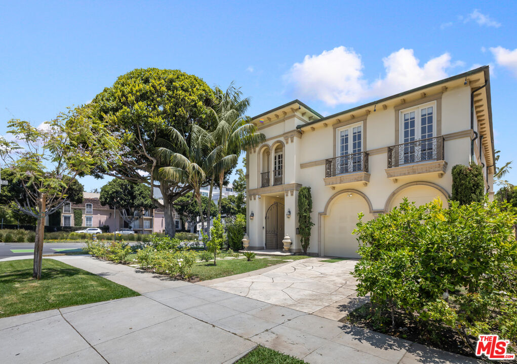 314 N Palm Dr
