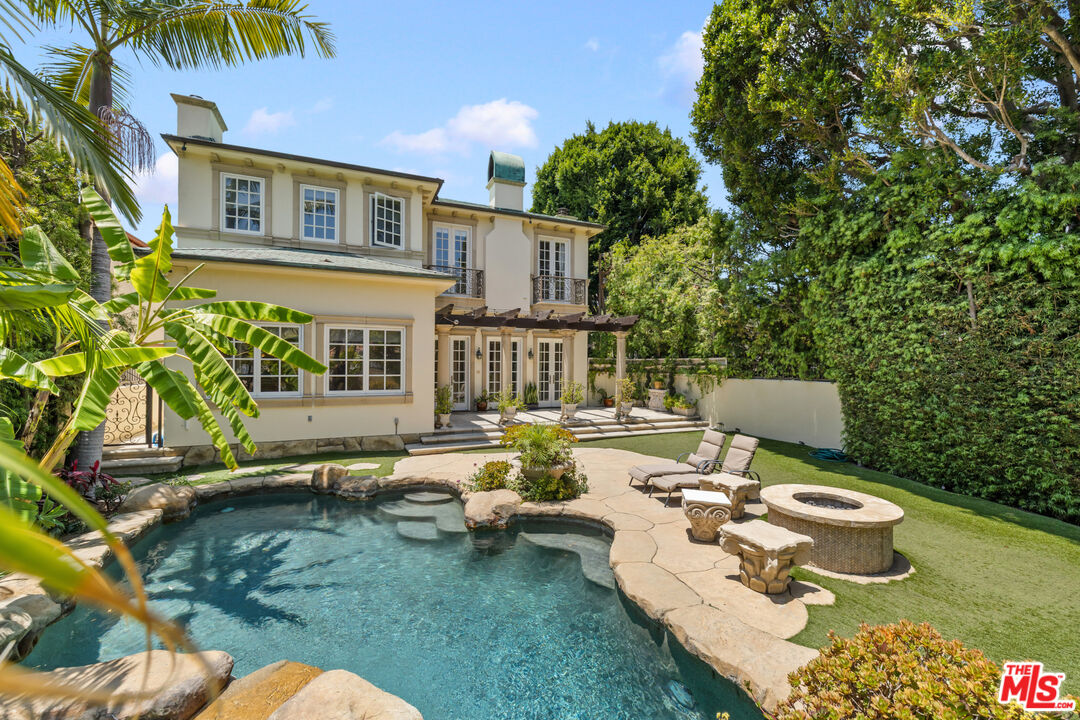 314 N Palm Dr