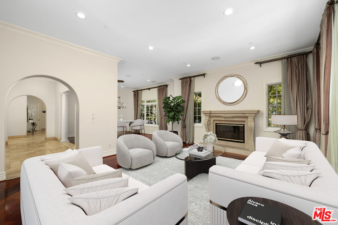 314 N Palm Dr