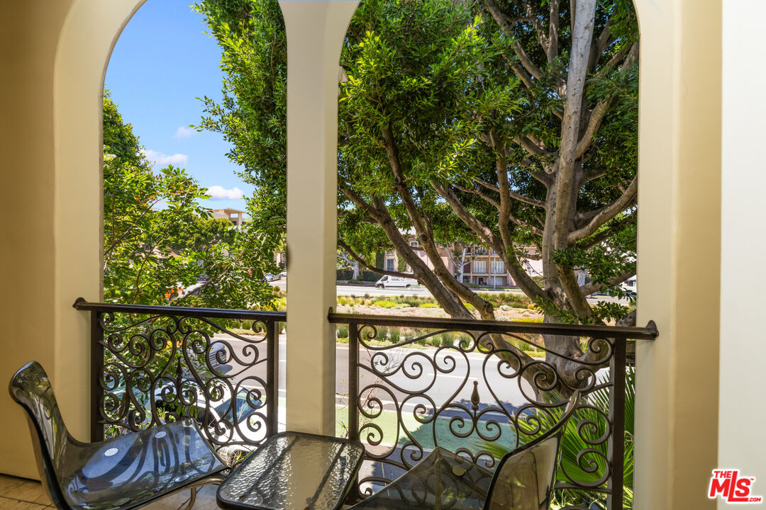 314 N Palm Dr
